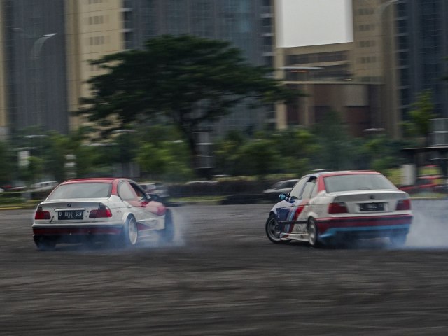Kenapa Mobil Balap Drift Harus Berpenggerak Roda Belakang? (222278)