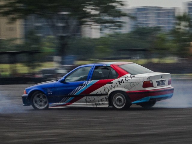 Pengalaman Kami Belajar Drifting di Sekolah Drift Akbar Rais (434798)
