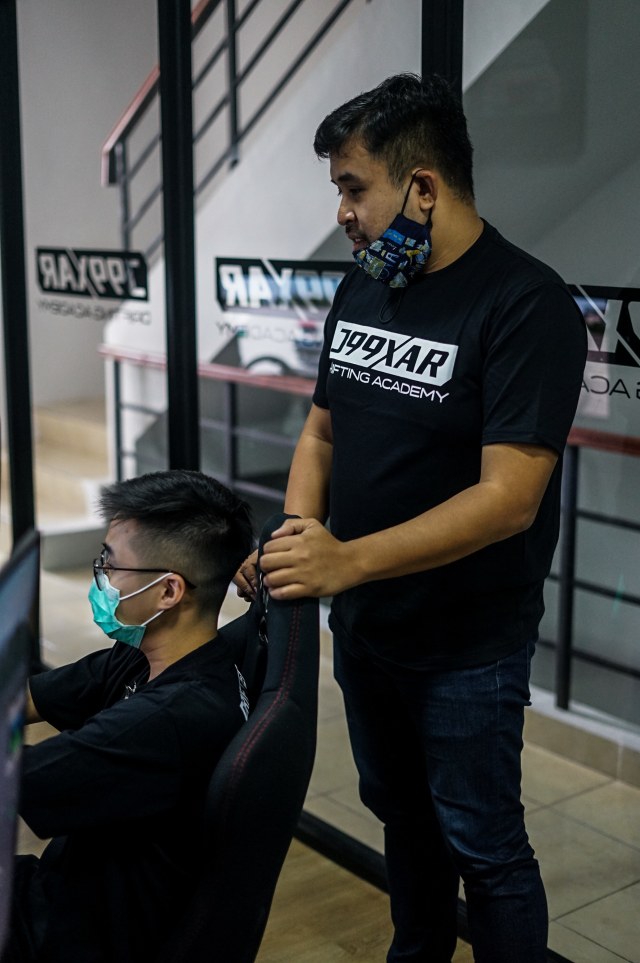 Pengalaman Kami Belajar Drifting di Sekolah Drift Akbar Rais (434807)