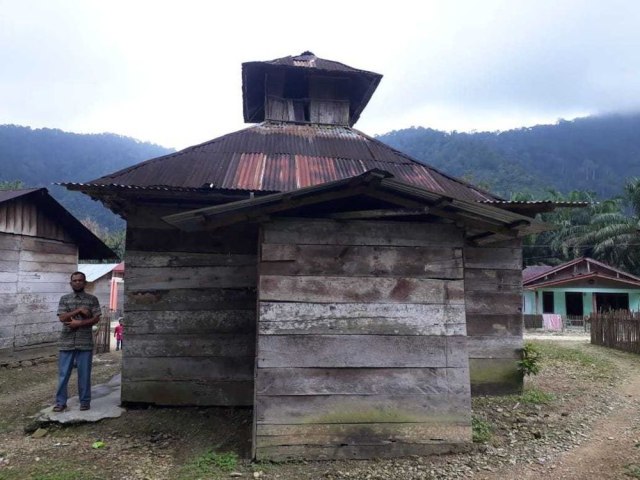 Setelah 65 Tahun Berdiri, Masjid At Taqwa Samosir Dibangun Kembali (19676)