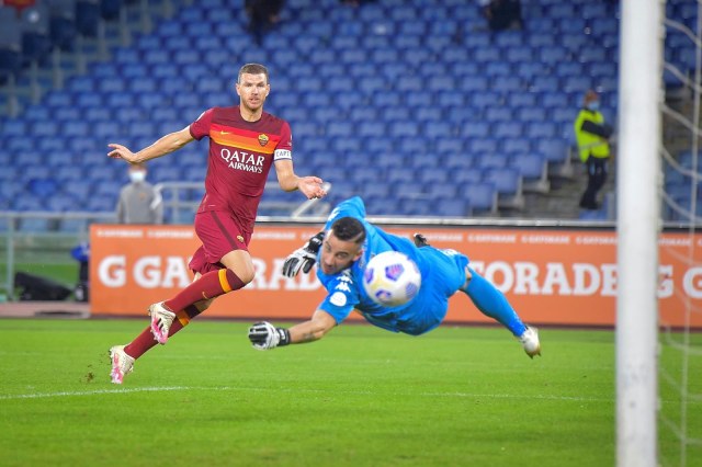 AS Roma vs Benevento: Parade Tujuh Gol Hiasi Kemenangan Serigala Ibu Kota (71653)