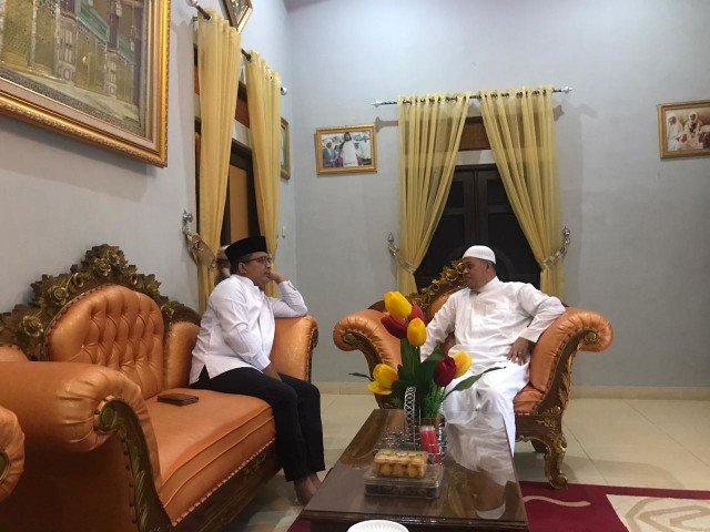 Temui Tokoh Agama, Denny Indrayana Bicara soal Benahi Kalsel (100535)