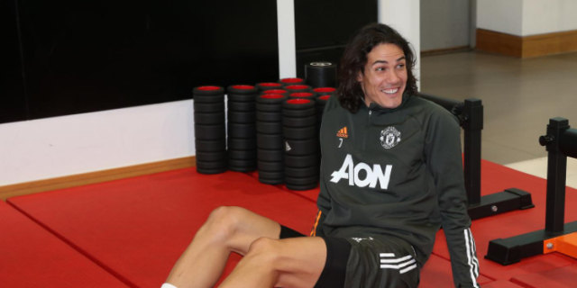 Mulai Latihan dengan MU, Edinson Cavani Debut Saat Reuni dengan PSG? (76238)