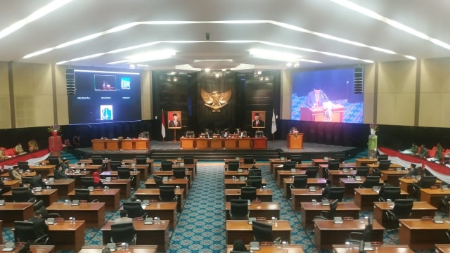 Rapat paripurna di gedung DPRD DKI, Jakarta Pusat, Senin (19/10).  Foto: Dok. Istimewa