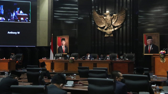 Rapat Paripurna di Gedung DPRD Provinsi DKI Jakarta, Jakarta Pusat, Senin (19/10).  Foto: Pemprov DKI Jakarta