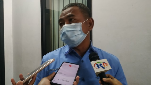 Di Pekanbaru, Pohon Pelindung Puluhan Tahun Dipotong Diganti Papan Reklame (344911)