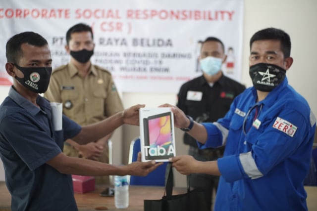 50 Pelajar di Pedesaan, Sumsel, Diberi Pelatihan, Gadget hingga Kuota Internet (219051)