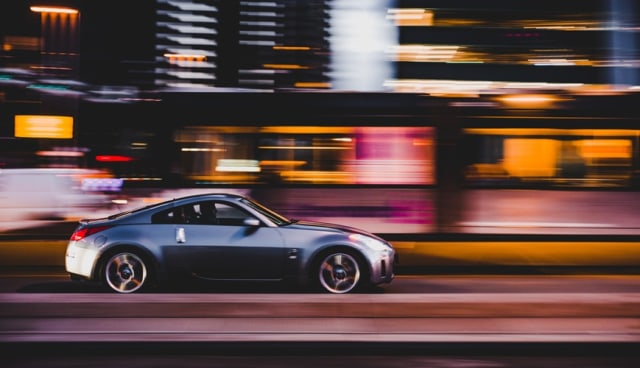 Ilustrasi Mobil melaju lebih kencang ketika pedal gas diinjak semakin dalam foto: Unsplash