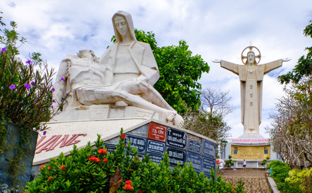 7 Patung Yesus Paling Megah di Dunia, 2 di Antaranya Ada di Indonesia (559808)