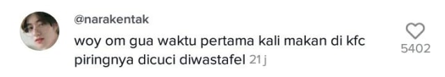 Lucu dan Polos, Seorang Santri Lepas Sandal saat Mau Masuk Bioskop (6554)