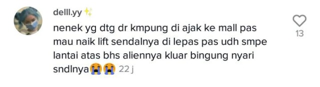 Lucu dan Polos, Seorang Santri Lepas Sandal saat Mau Masuk Bioskop (6553)