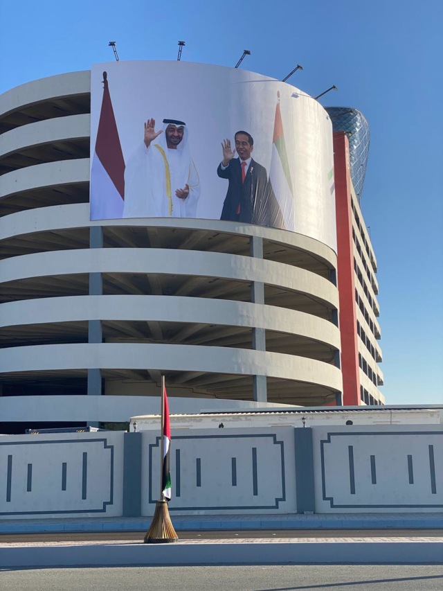 Nama jalan Presiden RI Joko Widodo diresmikan di Abu Dhabi, Uni Emirat Arab. Tampak dalam foto Jokowi dan Pangeran MBZ Foto: Dok. KBRI Uni Emirat Arab