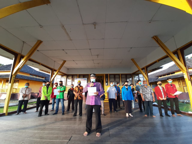 Berbagai elemen masyarakat Kabupaten Sintang mengikuti deklerasi cinta damai di Istana Al Mukarramah. Foto: Yusrizal/Hi!Pontianak