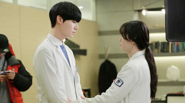 Go Hye Sun dan 3 Pria Tampan yang Dipasangkan dengannya dalam Drama Korea (24907)