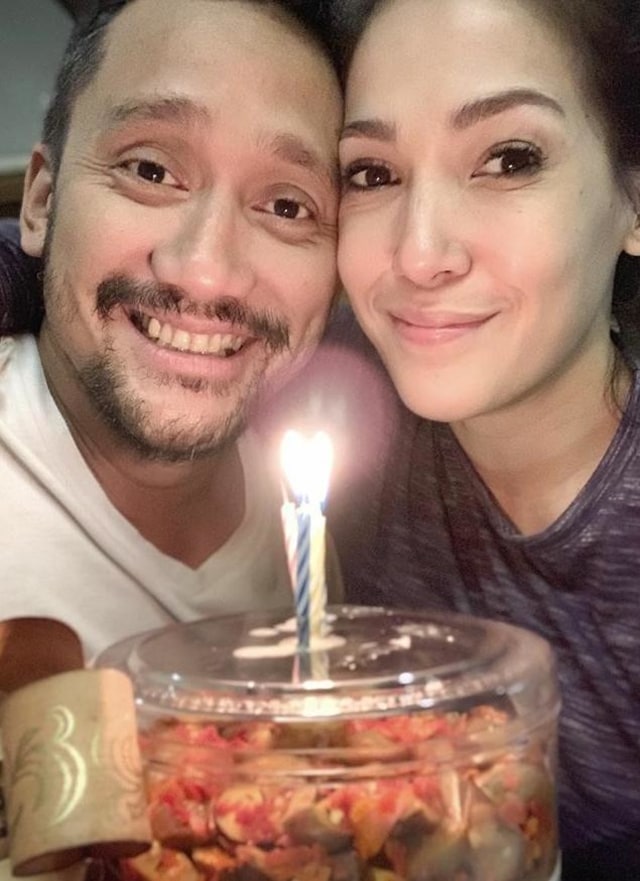 11 Tahun Menikah, Begini Potret Kemesraan Tora Sudiro dan Mieke Amalia (548739)
