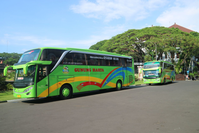 Warga Madura Kini Bisa Naik Bus PO Gunung Harta Bersasis Mercedes-Benz (474198)