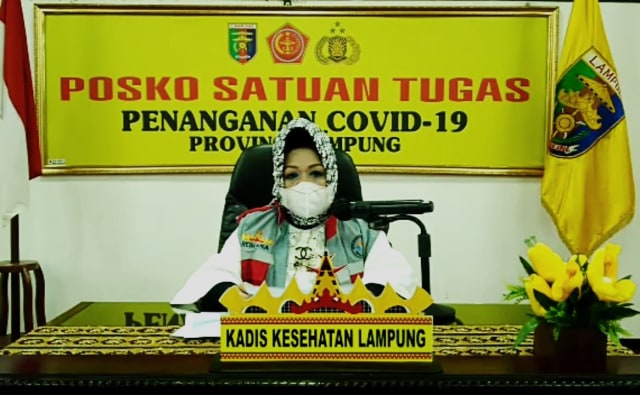 Kepala Dinas Kesehatan Provinsi Lampung Reihana saat menyampaikan perkembangan kasus COVID-19 Provinsi Lampung, Kamis (22/10) | Foto : Istimewa
