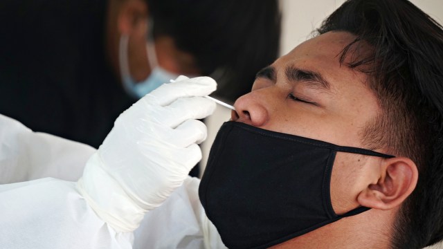 Rapid Test Antigen dan Swab Antigen, Beda atau Sama? (1)