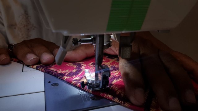 Foto: Upaya Uke Tugimin Pertahankan Tradisi Tenun di Tengah Arus Modernisasi (315184)