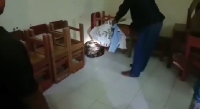 Libur Selama Pandemi, Sekolah di Kalimantan Selatan Jadi Sarang Ular Piton (65058)
