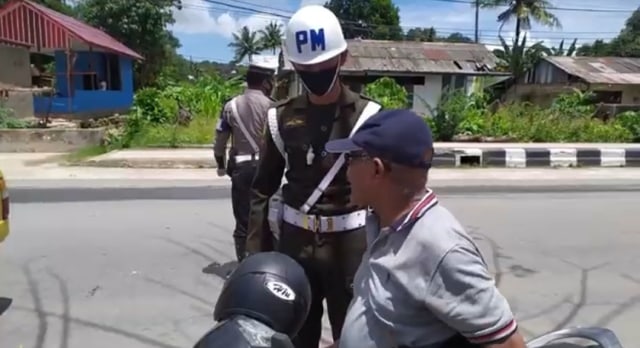 Denda Rp 45 Juta Dikumpul dari 2.626 Pelanggar Operasi Masker di Kota Sorong (33707)