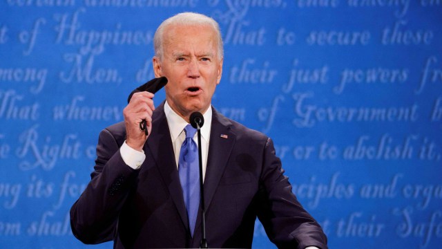 Calon presiden dari Partai Demokrat Joe Biden dalam debat kampanye presiden 2020. Foto: Jonathan Ernst/Reuters