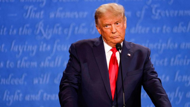 Presiden AS Donald Trump dan calon presiden saat debat kampanye presiden 2020. Foto: Jonathan Ernst/Reuters