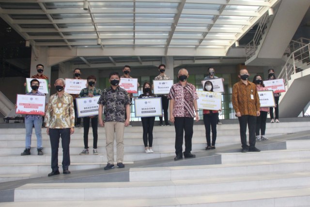 UK Petra Bagikan Beasiswa untuk Mahasiswa Terdampak COVID-19 Hingga Rp 1 Miliar