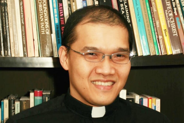 Romo Stefanus Hendrianto SJ