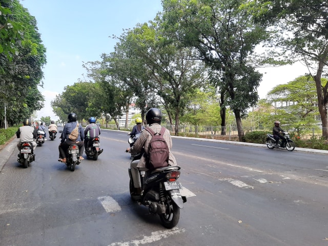 Viral Meme Polisi Tidur yang Bikin Terjengkang di Surabaya, Ini Faktanya (5207)