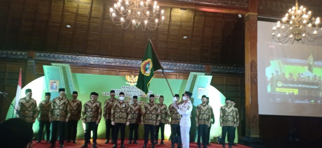 Pengukuhan Muhammad Zain sebagai Ketua DPD LDII Kota Solo periode 2020-2025 bersama dengan pengurus lainnya dilaksanakan di Balai Kota Solo, pada Jumat malam (23/10)