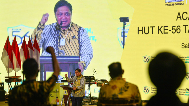 Ketua Umum DPP Partai Golkar Airlangga Hartarto pada acara puncak HUT Ke-56 Partai Golkar di Hutan Kota by Plataran, Kompleks GBK, Senayan, Jakarta, Sabtu (24/10). Foto: Sigid Kurniawan/ANTARA FOTO