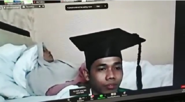 Teks Doa Wisuda Sarjana Tugas Agus