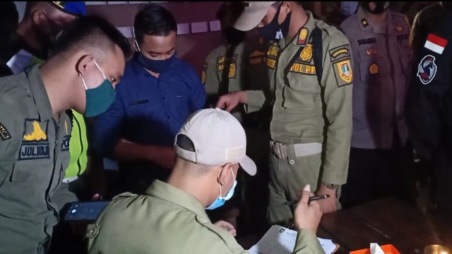Razia Narkoba, Polresta Solo Dapati Tempat Hiburan Abaikan Protokol Kesehatan (2222)