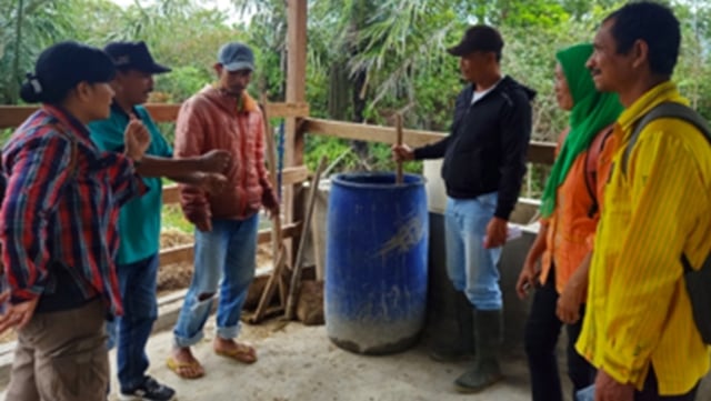 Pembuatan pupuk dan pestisida organik petani kopi organik di Tapanuli Selatan, Sumatera Utara. Foto: Kementan RI
