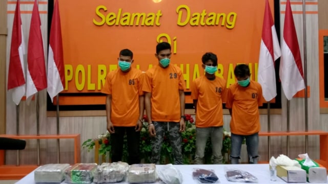 Polisi Tangkap Pengedar Narkoba Lintas Sumatera, 4 Kg Sabu Disita (67665)
