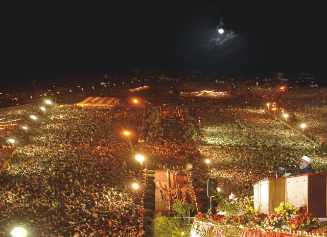 Maulid Nabi di Pakistan. Foto: Wikipedia