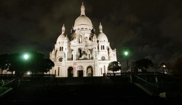 Penerapan jam malam di Paris Foto: AFP/Valery Hache