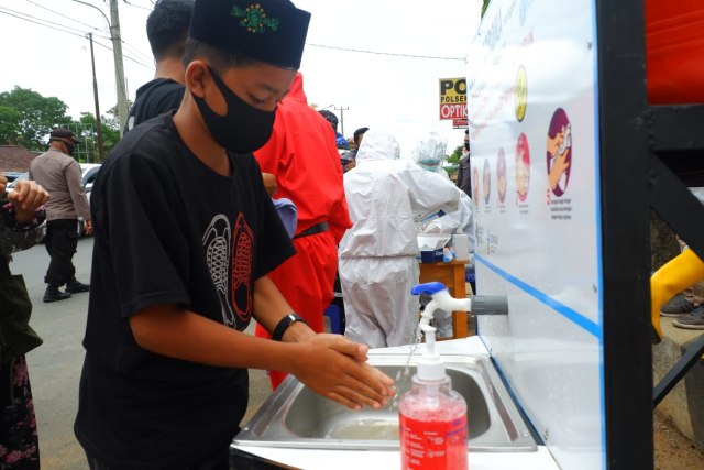 Foto: Rapid Test di Dua Perbatasan Bandar Lampung Jelang Libur Panjang (22679)