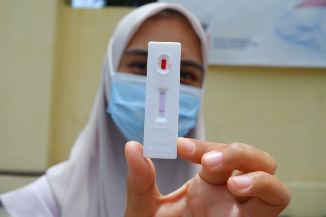 Foto: Rapid Test di Dua Perbatasan Bandar Lampung Jelang Libur Panjang (22680)