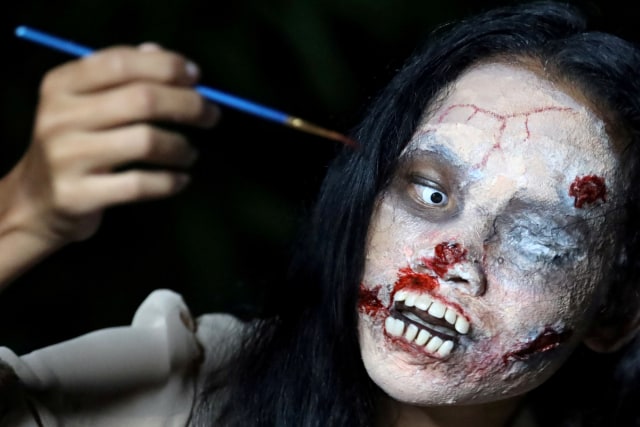 Foto: Zombie di Thailand Jual Pakaian Orang yang Sudah Meninggal