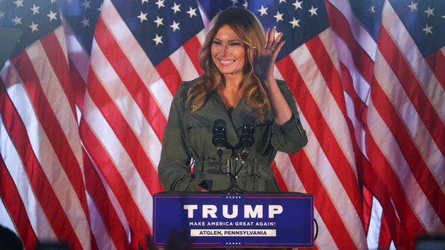 Ibu negara AS Melania Trump menghadiri acara kampanye di Atglen, Pennsylvania, Amerika Serikat. Foto: Hannah Mckay/REUTERS