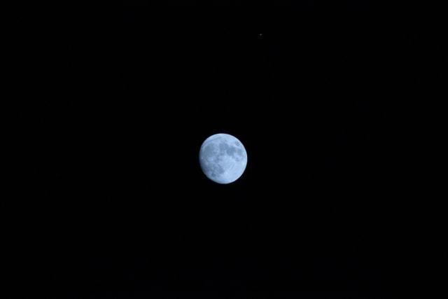 Ilustrasi Blue Moon. Foto: Crefollet via Wikimedia Commons