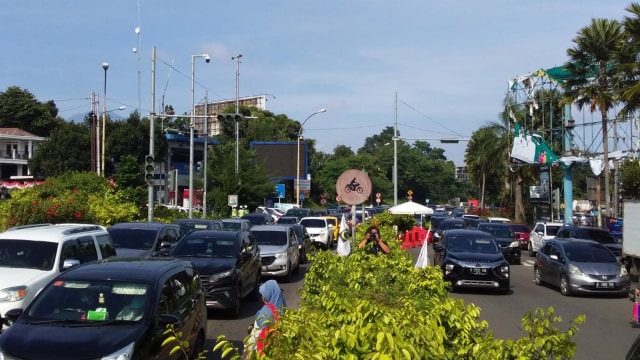 Suasana lalu lintas padat di Puncak, Kamis (29/10/2020). Foto: Dok. Istimewa