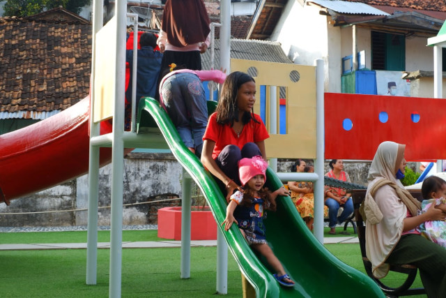 Tempat Kumuh di Gunung Sari, Bandar Lampung Diubah Jadi Taman Bermain Anak (93483)