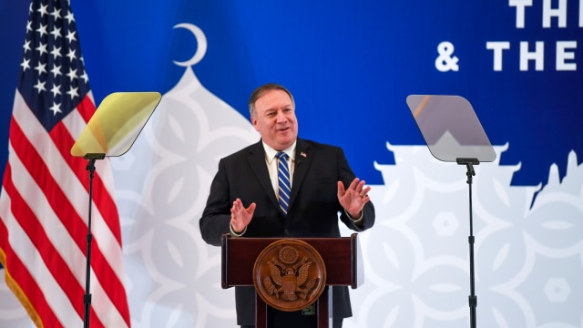 Menteri Luar Negeri Amerika Serikat Mike Pompeo menjadi pembicara dalam dialog dengan GP Ansor di Jakarta, Kamis (29/10). Foto: Galih Pradipta/ANTARA FOTO