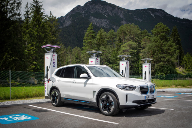 Mobil listrik BMW iX3. Foto: dok. BMW