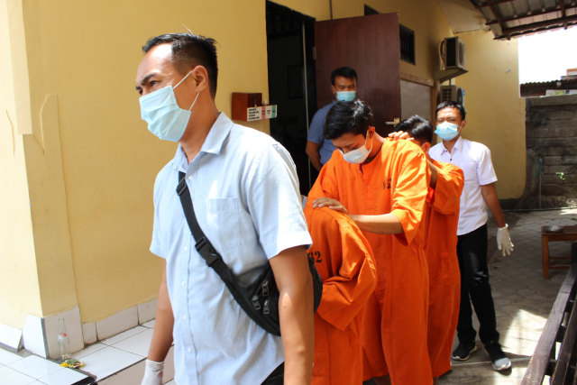 3 pelaku pencabulan saat berada di Polres Buleleng, Bali - IST