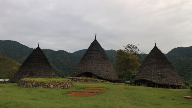 Desa adat Wae Rebo, salah satu destinasi wisata yang bisa diakses dari Labuan Bajo