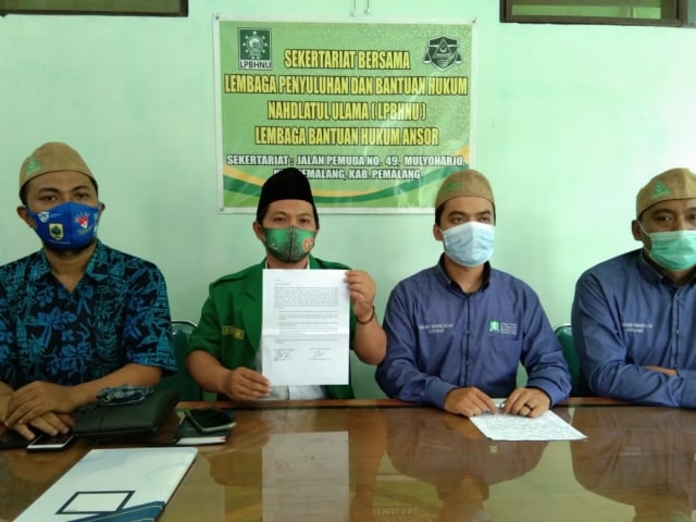 Pengurus LBH Ansor Kabupaten Pemalang jumpa pers terkait pengeroyokan yang menimpa anggotanya 